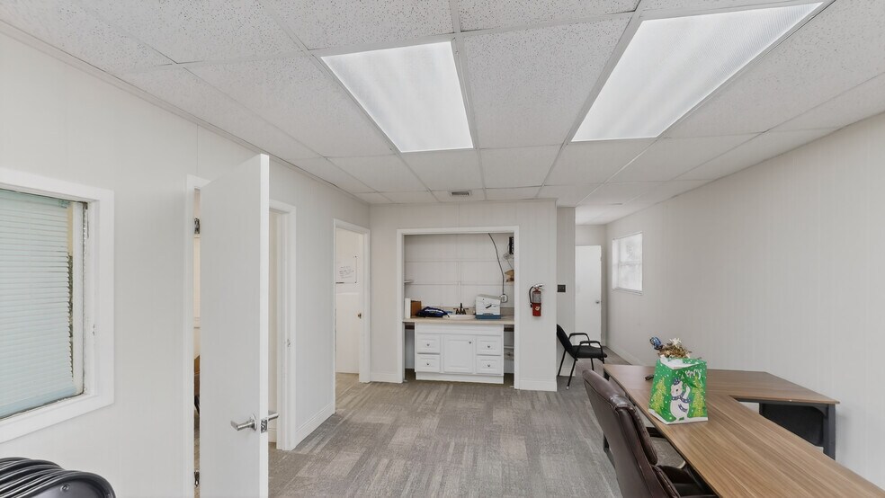 More Photos Of 515-519 18th St, Orlando Warehouse For Lease