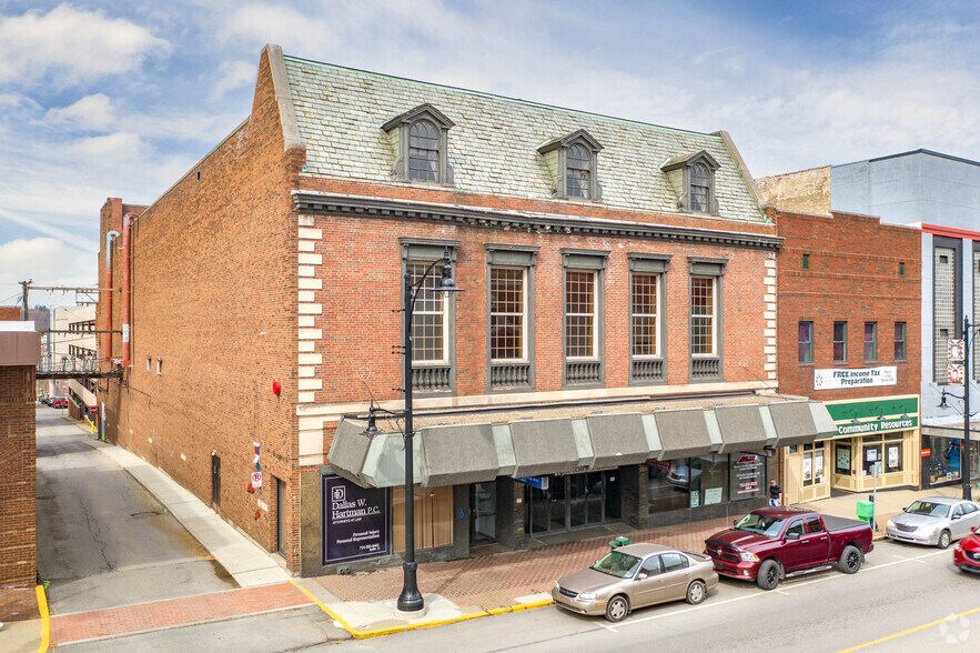 Primary Photo Of 220 S Main St, Butler Coworking Space