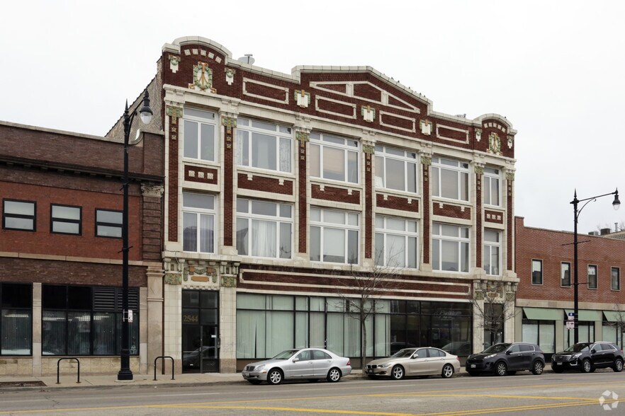 More Photos Of 2542 W North Ave, Chicago Office For Sale