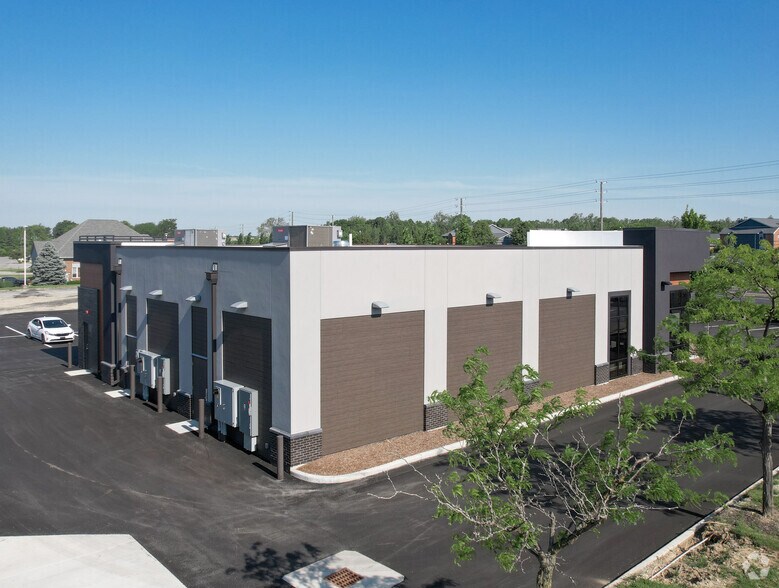 More Photos Of 4825 E 82nd St, Indianapolis Freestanding For Lease