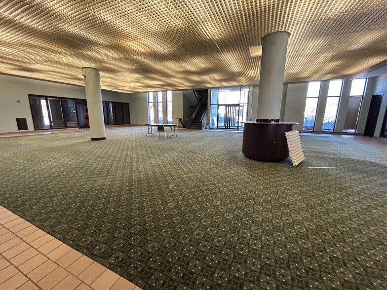 More Photos Of 4600 Lincoln Hwy, Matteson Medical For Sale