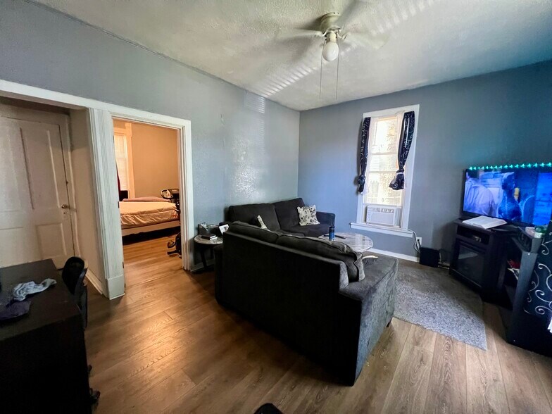 More Photos Of 2502 Pine Ave, Mattoon Apartments For Sale