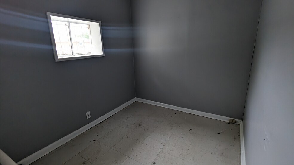 More Photos Of 210 North St W, Talladega Storefront For Sale