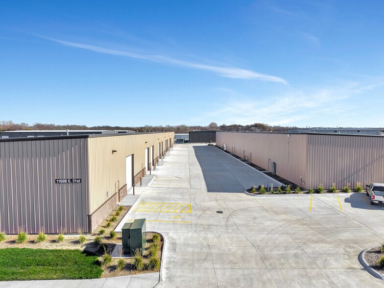 More Photos Of 11600 S 21st St, Roca Warehouse For Lease