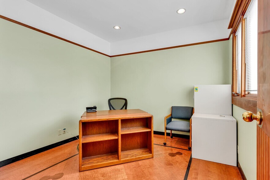 More Photos Of 1633 University Ave, Berkeley Office For Lease