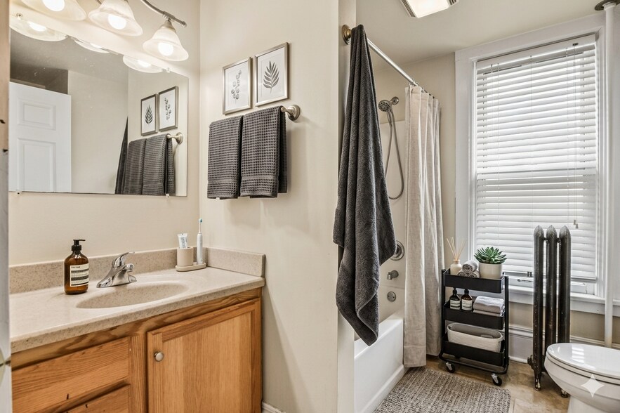 More Photos Of 120-126 N Franklin St, Madison Apartments For Sale