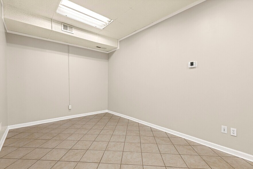 More Photos Of 150 N Steele St, Sanford Office For Sale