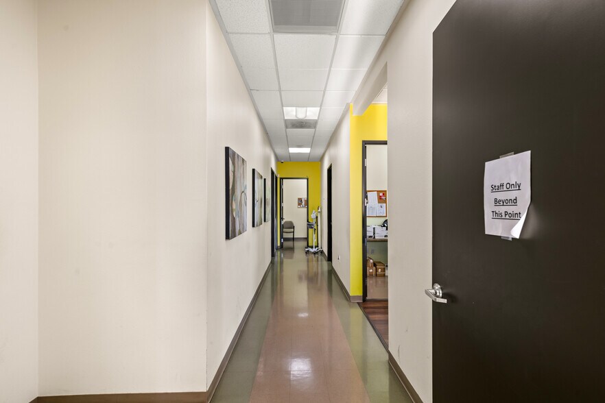 More Photos Of 7170 Smoke Ranch Rd, Las Vegas Office For Lease