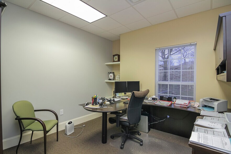 More Photos Of 3220 Office Pointe Pl, Louisville Office For Sale