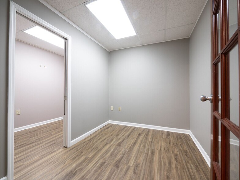 More Photos Of 951 Worthington Woods Loop Rd, Columbus Medical For Lease