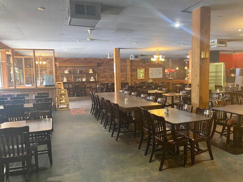 More Photos Of 3701 N Youngs Blvd, Oklahoma City Restaurant For Lease