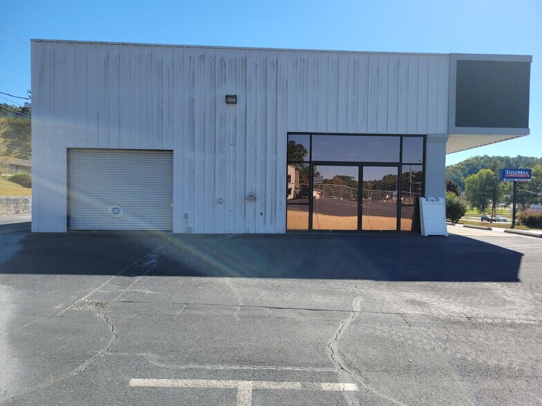 More Photos Of 1628 Pelham Rd S, Jacksonville General Retail For Sale
