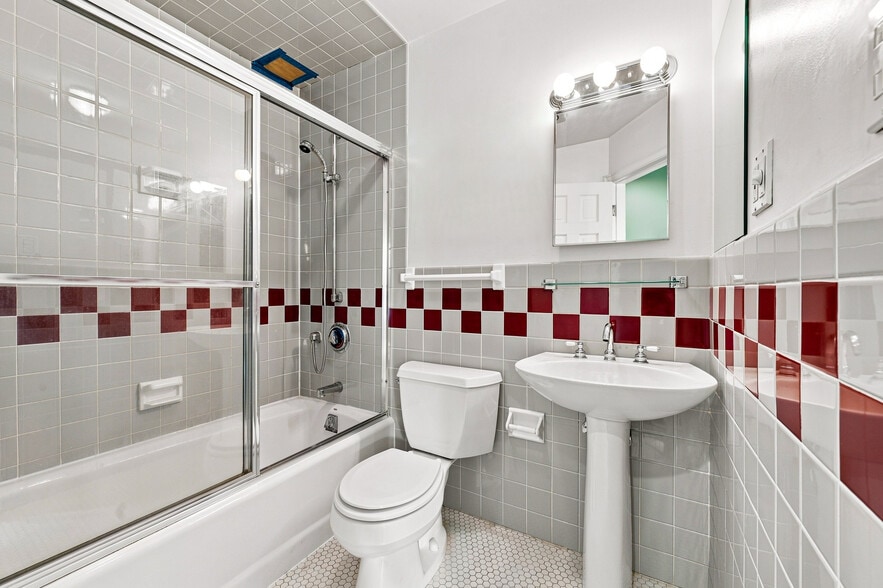 More Photos Of 117 President St, Brooklyn Apartments For Sale