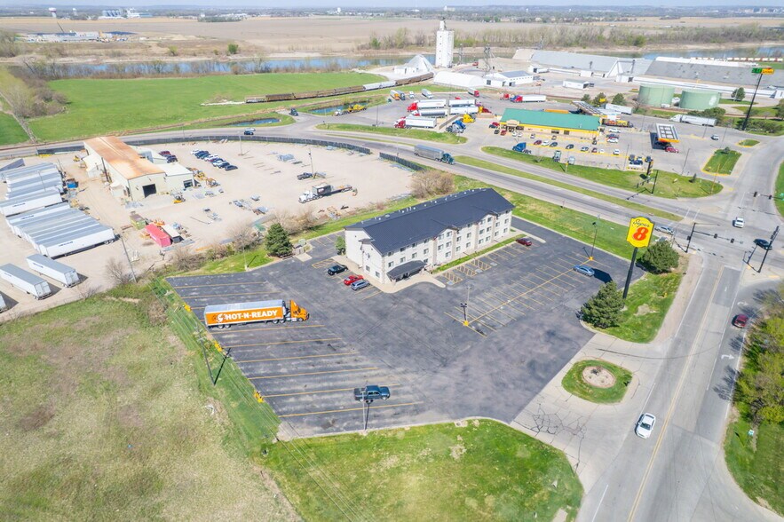More Photos Of 2530 Singing Hills Blvd, Sioux City Hotel For Sale