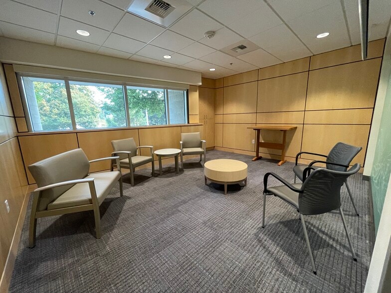 More Photos Of 2740 SE Powell Blvd, Portland Office For Lease