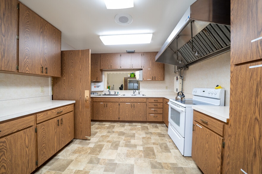 More Photos Of 3500 13th Ave N, Saint Petersburg Religious Facility For Sale