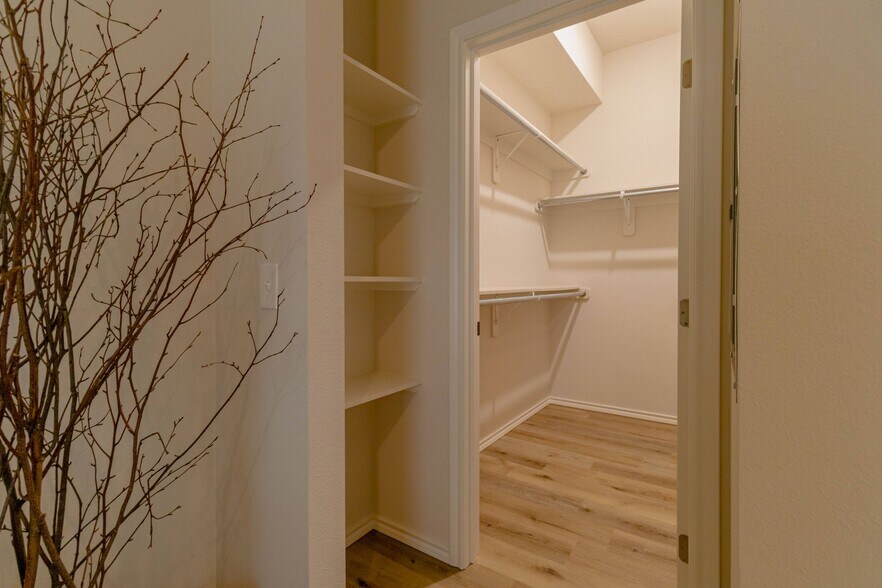 More Photos Of 167 Blue Bird Ln, Mineola Apartments For Sale
