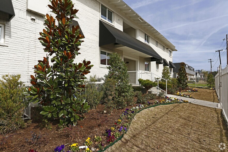 Primary Photo Of 4919 San Jacinto St, Dallas Apartments For Sale