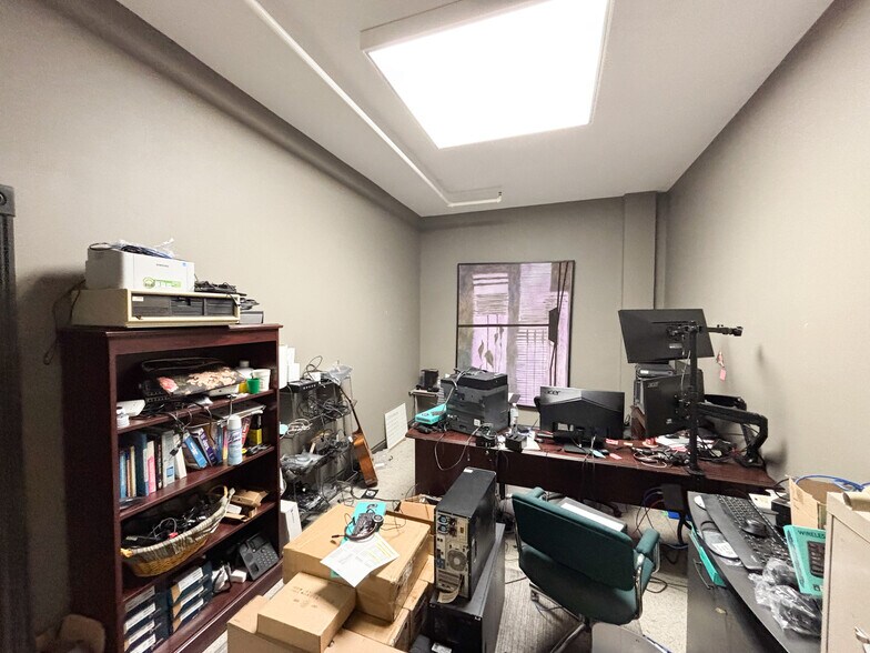 More Photos Of 431 S Jefferson Ave, Springfield Apartments For Lease