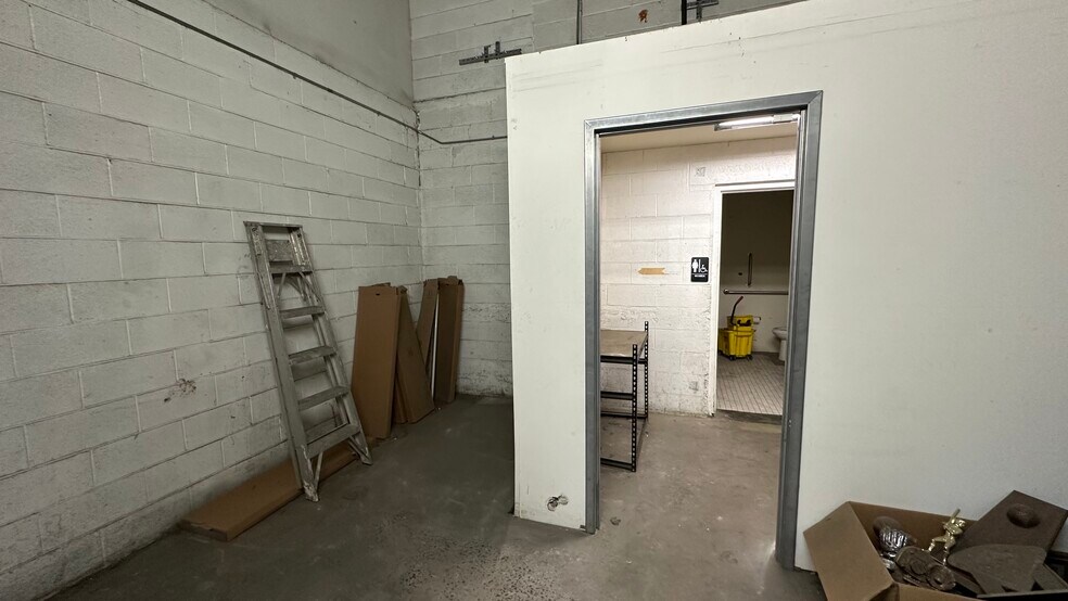 More Photos Of 1727-1801 Union Blvd, Allentown Warehouse For Lease