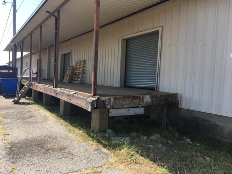 More Photos Of 7600 Fort Chaffee Blvd, Fort Smith Warehouse For Lease