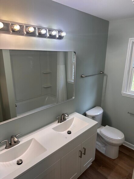 More Photos Of 1038 Harbor View Rd, Charleston Multifamily For Sale