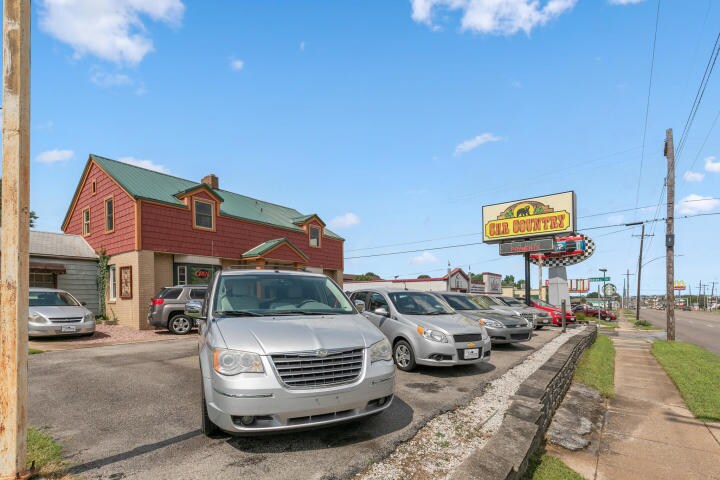 More Photos Of 703 S Glenstone Ave, Springfield Auto Dealership For Sale