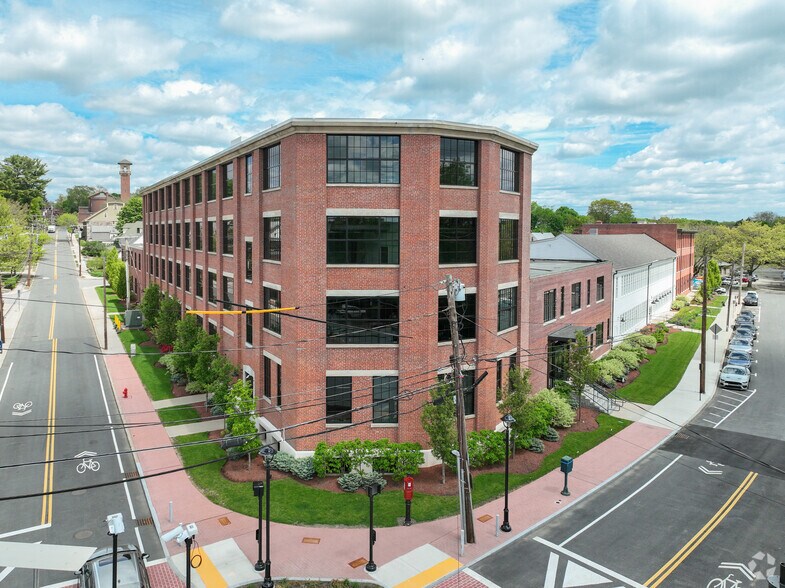 Primary Photo Of 1234 Chestnut St, Newton Office For Lease