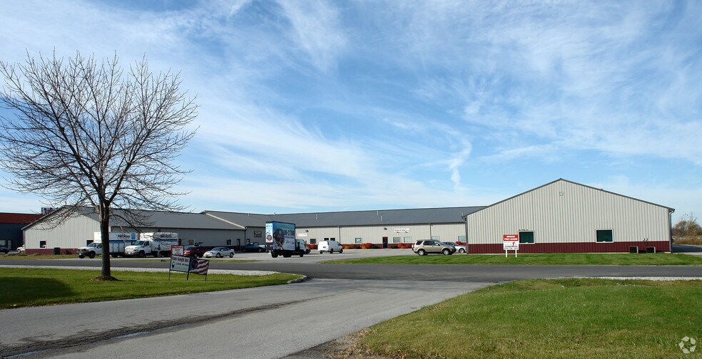 More Photos Of 8762 Louisiana St, Merrillville Warehouse For Lease