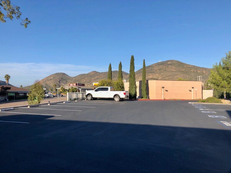 More Photos Of 7434 Jackson Dr, San Diego Medical For Lease