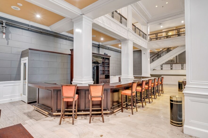 More Photos Of 611 S Jefferson St, Roanoke Apartments For Lease