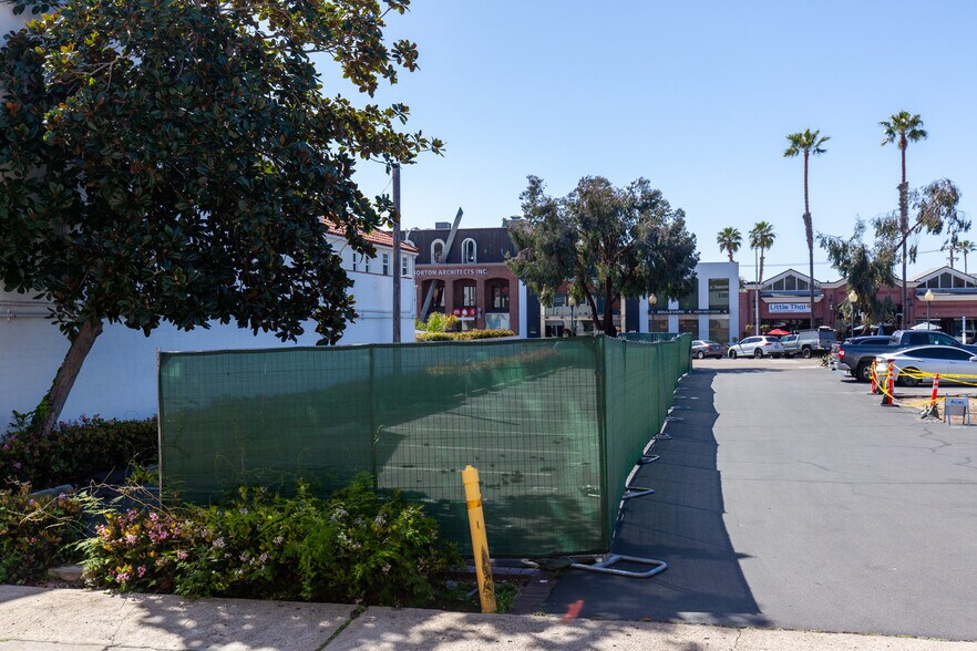 More Photos Of 7733 Girard Ave, La Jolla Land For Sale