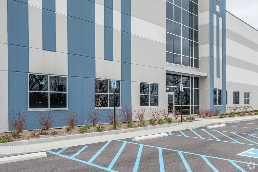 More Photos Of 5405 Stanley Rd, Indianapolis Distribution For Lease