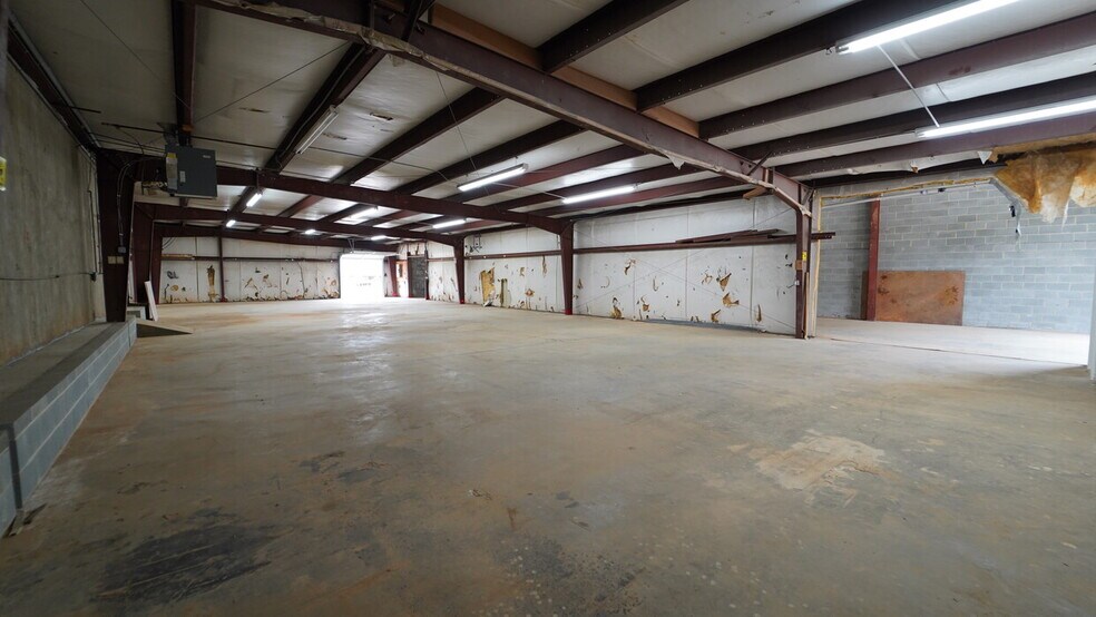 More Photos Of 662 Angus Ct, Rural Hall Light Distribution For Lease