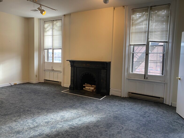 More Photos Of 17 Elk St, Albany Office For Lease
