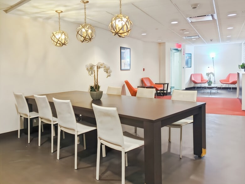 More Photos Of 1129 Northern Blvd, Manhasset Coworking Space
