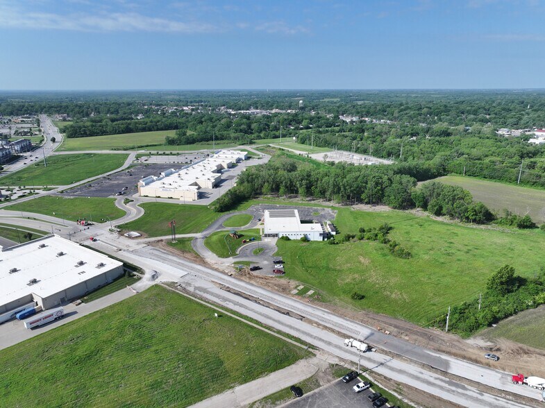 More Photos Of 800 Quick Trip Way, Belton Auto Dealership For Lease