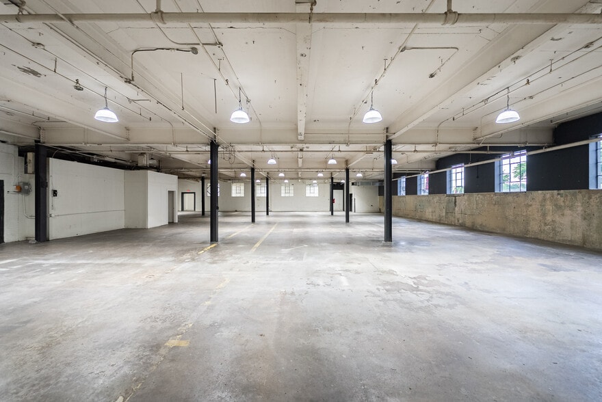 More Photos Of 1801 Rutherford Rd, Greenville Light Manufacturing For Lease