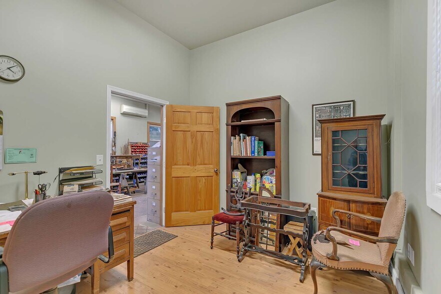 More Photos Of 55 Cross St, Urbanna General Retail For Sale