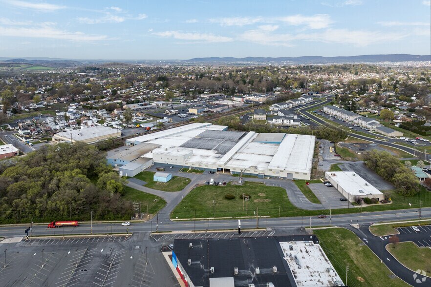 More Photos Of 3145 Shillington Rd, Reading Warehouse For Lease