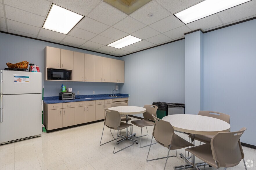 More Photos Of 1811 Bering Dr, Houston Office For Lease