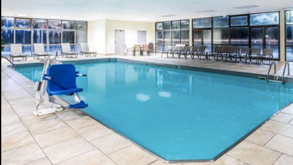 More Photos Of 3330 Kimberly Rd, Davenport Hotel For Sale