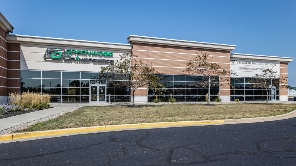 More Photos Of 965 N Emerson Ave, Greenwood Medical For Lease