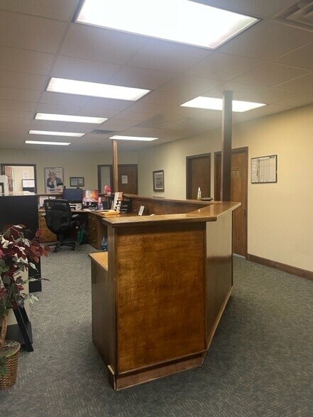 More Photos Of 1815 Crystal Lake Dr, Lakeland Office For Sale