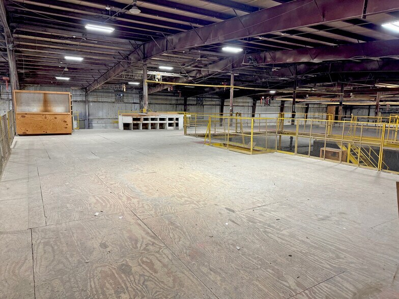 More Photos Of 115 Airport Rd, Selinsgrove Industrial For Lease