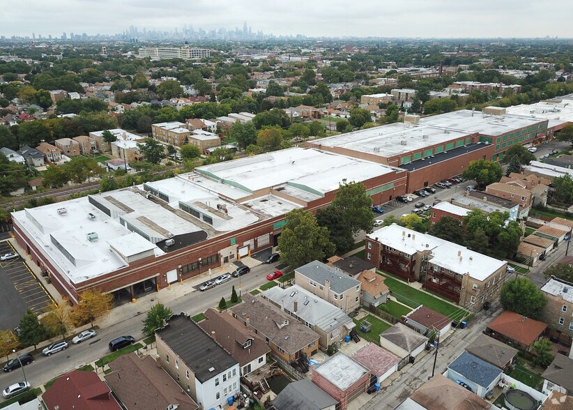 More Photos Of 3033 N Knox Ave, Chicago Warehouse For Lease