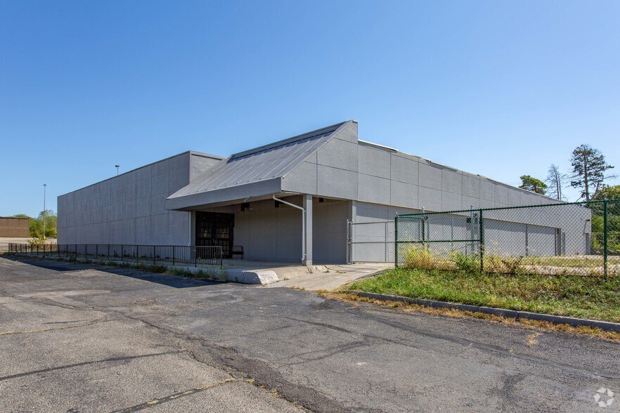 Primary Photo Of 4910 Denlinger Rd, Dayton Showroom For Sale