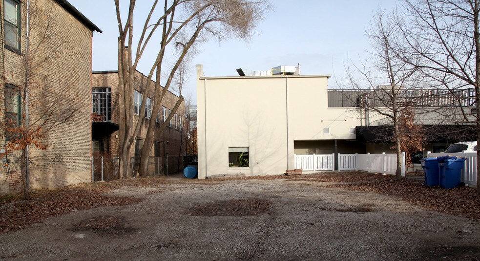 More Photos Of 2125 W North Ave, Chicago Storefront Retail Office For Lease