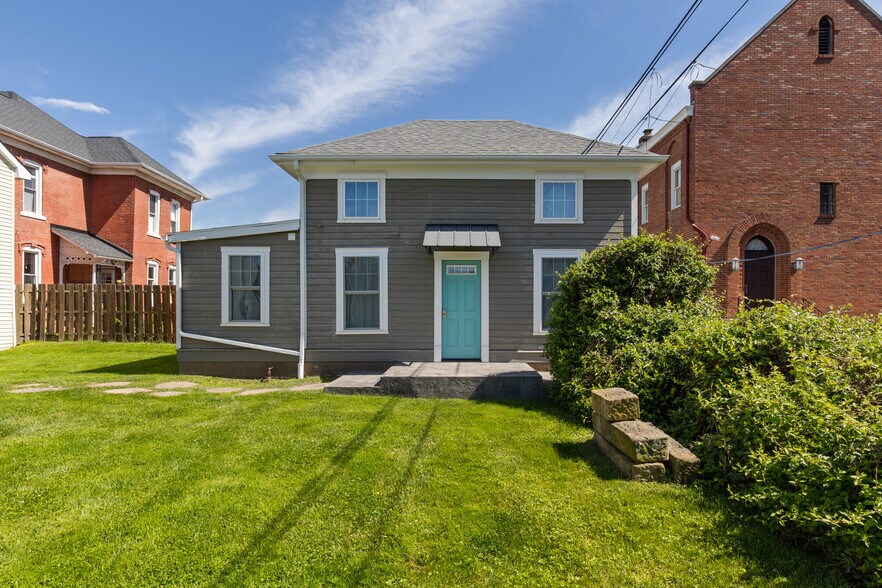 More Photos Of 900 Main St, Wellsburg Specialty For Sale