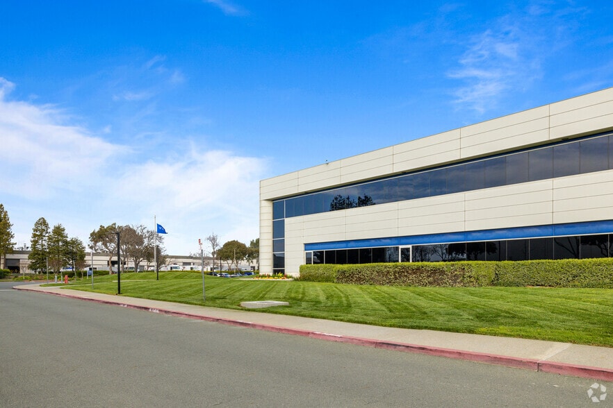 More Photos Of 4040 Nelson Ave, Concord Light Manufacturing For Lease